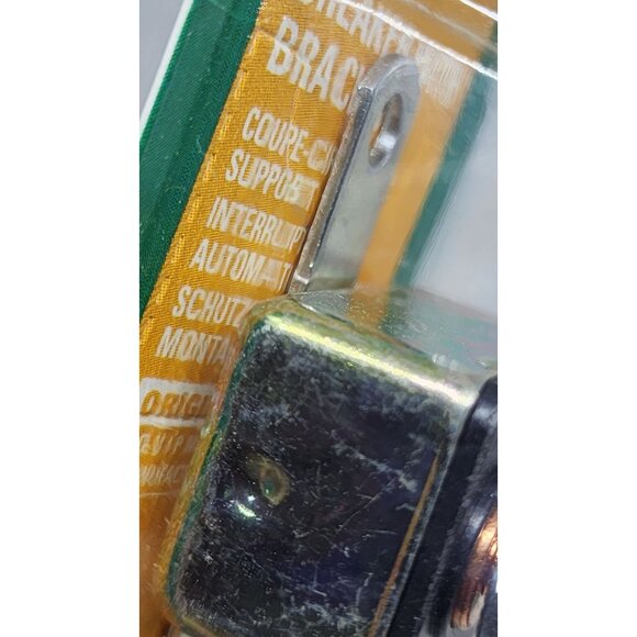 Littelfuse 30A Circuit Breaker with Bracket OEM 813030BP 0813030.XP - Picture 7 of 16